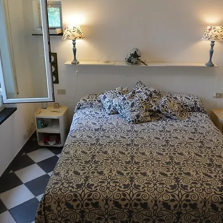 Feriehus Pretty White House *