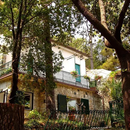 Pretty White House مونتيروسّو ال ماري